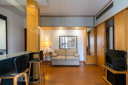 Sala de kitnet/studio para alugar com 1 quarto, 46m² em Jardim Europa, São Paulo