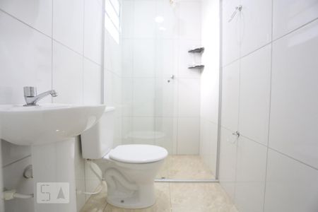 Banheiro de apartamento para alugar com 1 quarto, 14m² em Vila Butantã, São Paulo