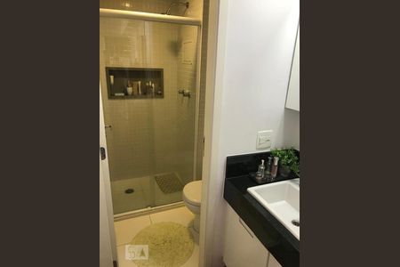 Banheiro de apartamento para alugar com 1 quarto, 43m² em Vila Anglo Brasileira, São Paulo