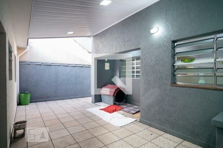Casa à venda com 3 quartos, 200m² em Jardim das Acácias, São Paulo
