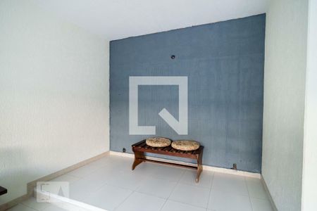 Casa à venda com 3 quartos, 200m² em Jardim das Acácias, São Paulo