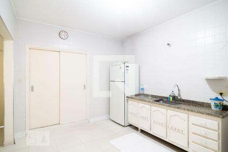 Casa à venda com 3 quartos, 200m² em Jardim das Acácias, São Paulo