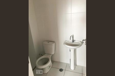 Banheiro de apartamento à venda com 1 quarto, 27m² em Vila Alpina, São Paulo
