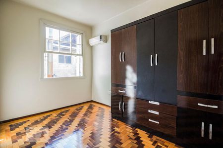 Dormitório de apartamento à venda com 3 quartos, 99m² em Partenon, Porto Alegre