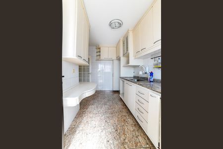 Apartamento à venda com 100m², 3 quartos e 2 vagas Apartamento à venda com 100m², 3 quartos e 2 vagasCozinha