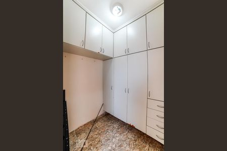 Apartamento à venda com 100m², 3 quartos e 2 vagas Apartamento à venda com 100m², 3 quartos e 2 vagasQuarto de Serviço