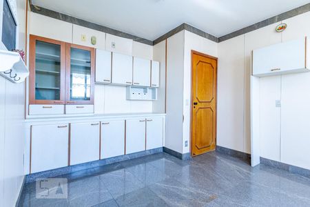 Apartamento para alugar com 245m², 4 quartos e 2 vagasCozinha