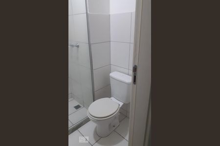 Banheiro de apartamento para alugar com 2 quartos, 52m² em Taquara, Rio de Janeiro