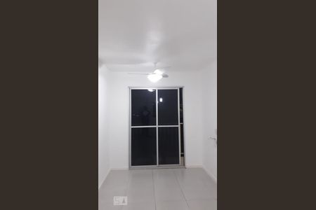 Sala de apartamento para alugar com 2 quartos, 52m² em Taquara, Rio de Janeiro