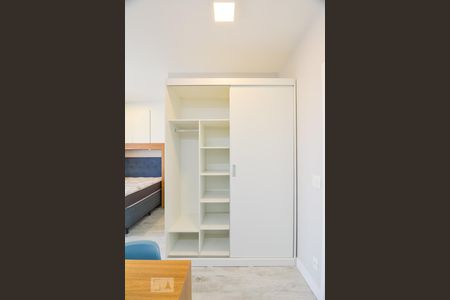 Apartamento para alugar com 35m², 1 quarto e 1 vagaQuarto - Armários