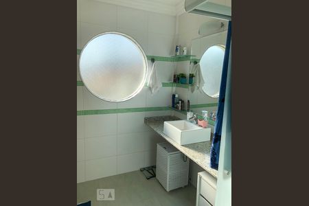 Casa à venda com 270m², 4 quartos e 4 vagasBanheiro