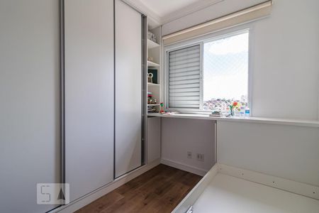 Quarto 1 de apartamento para alugar com 2 quartos, 55m² em Jardim Tupanci, Barueri