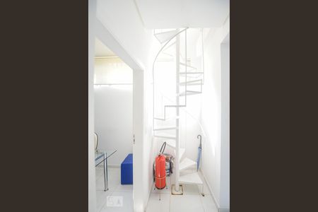 Casa à venda com 150m², 2 quartos e sem vagaEscada Entrada Lateral/Piso Superior