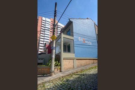 Casa à venda com 150m², 2 quartos e sem vagaEntrada Lateral.