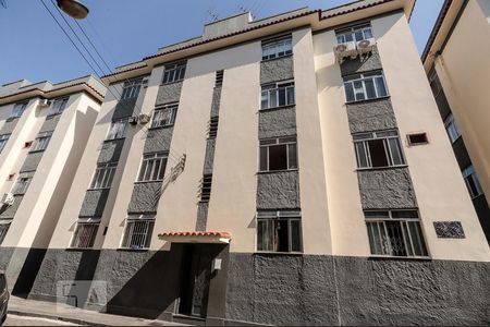 Apartamento à venda com 52m², 2 quartos e 1 vaga Apartamento à venda com 52m², 2 quartos e 1 vagaFachada