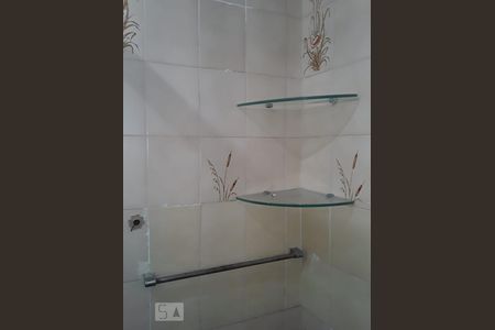 Banheiro de kitnet/studio para alugar com 1 quarto, 45m² em Rocha, Rio de Janeiro