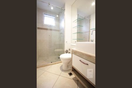 Apartamento para alugar com 70m², 2 quartos e 2 vagasBanheiro da suíte