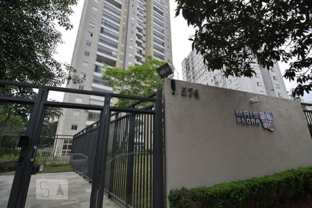 Apartamento para alugar com 70m², 2 quartos e 2 vagasFachada