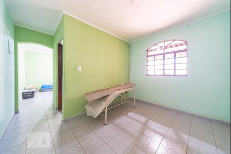 Casa à venda com 280m², 3 quartos e 3 vagasSala de TV