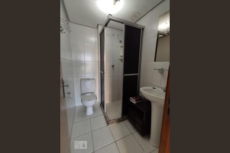 Banheiro de apartamento à venda com 2 quartos, 50m² em Santos Dumont, São Leopoldo