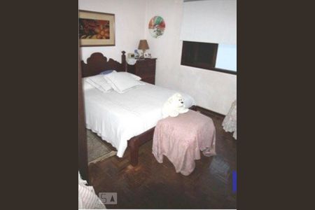 Casa à venda com 295m², 4 quartos e 3 vagas Casa à venda com 295m², 4 quartos e 3 vagasQuarto 1 - Suíte