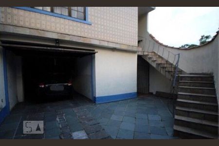 Casa à venda com 295m², 4 quartos e 3 vagas Casa à venda com 295m², 4 quartos e 3 vagasGaragem