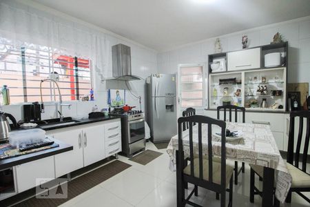 Casa à venda com 3 quartos, 163m² em Vila Nilo, São Paulo