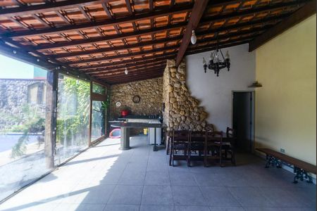 Casa à venda com 530m², 4 quartos e 3 vagasChurrasqueira