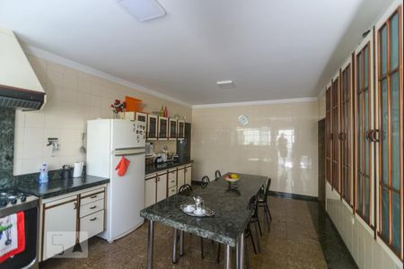Casa à venda com 530m², 4 quartos e 3 vagasCozinha