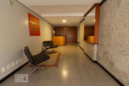 Hall de Entrada de apartamento para alugar com 3 quartos, 100m² em Petrópolis, Porto Alegre