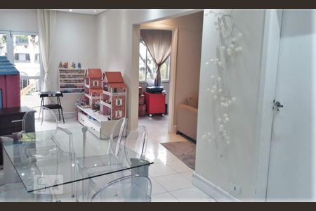 Apartamento à venda com 130m², 3 quartos e sem vaga Apartamento à venda com 130m², 3 quartos e sem vagaSala