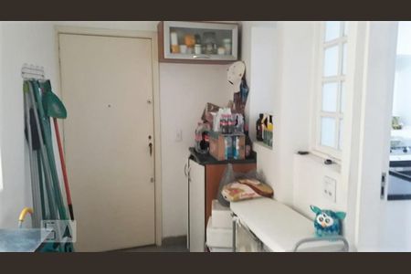 Apartamento à venda com 130m², 3 quartos e sem vaga Apartamento à venda com 130m², 3 quartos e sem vagaLavanderia