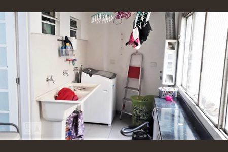 Apartamento à venda com 130m², 3 quartos e sem vaga Apartamento à venda com 130m², 3 quartos e sem vagaLavanderia