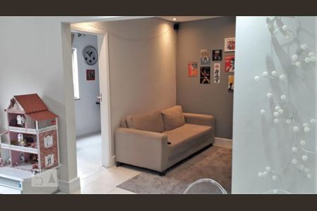 Apartamento à venda com 130m², 3 quartos e sem vaga Apartamento à venda com 130m², 3 quartos e sem vagaSala
