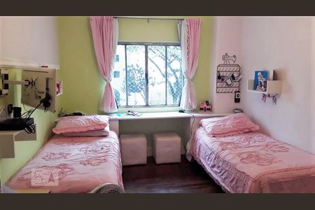 Apartamento à venda com 130m², 3 quartos e sem vaga Apartamento à venda com 130m², 3 quartos e sem vagaQuarto