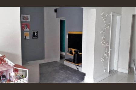 Apartamento à venda com 130m², 3 quartos e sem vaga Apartamento à venda com 130m², 3 quartos e sem vagaSala