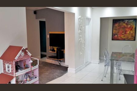 Apartamento à venda com 130m², 3 quartos e sem vaga Apartamento à venda com 130m², 3 quartos e sem vagaSala