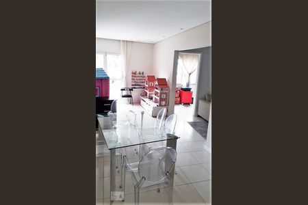 Apartamento à venda com 130m², 3 quartos e sem vaga Apartamento à venda com 130m², 3 quartos e sem vagaSala