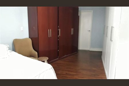Apartamento à venda com 130m², 3 quartos e sem vaga Apartamento à venda com 130m², 3 quartos e sem vagaQuarto