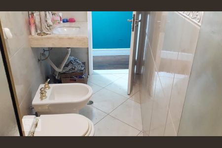 Apartamento à venda com 130m², 3 quartos e sem vaga Apartamento à venda com 130m², 3 quartos e sem vagaBanheiro