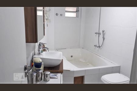 Apartamento à venda com 130m², 3 quartos e sem vaga Apartamento à venda com 130m², 3 quartos e sem vagaBanheiro