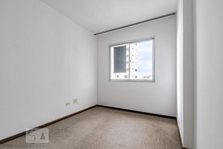 1º Dormitório de apartamento para alugar com 3 quartos, 100m² em Cristo Rei, Curitiba