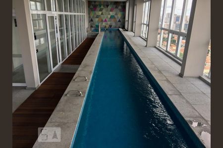 Studio para alugar com 30m², 1 quarto e 1 vaga Studio para alugar com 30m², 1 quarto e 1 vagaÁrea comum - Piscina coberta