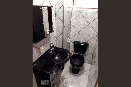 Banheiro de apartamento para alugar com 2 quartos, 48m² em Taquara, Rio de Janeiro