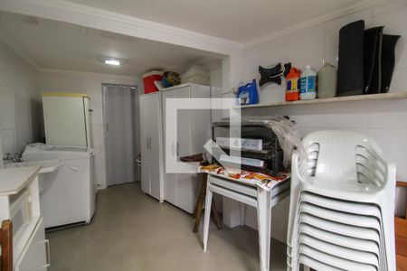 Casa à venda com 267m², 3 quartos e 4 vagas Casa à venda com 267m², 3 quartos e 4 vagasÁrea comum - Churrasqueira