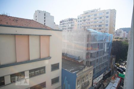 Vista de kitnet/studio para alugar com 1 quarto, 40m² em Centro, Rio de Janeiro