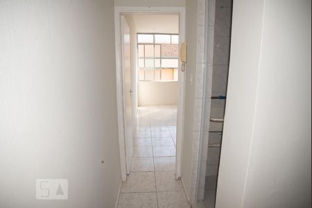 Corredor de kitnet/studio para alugar com 1 quarto, 40m² em Centro, Rio de Janeiro