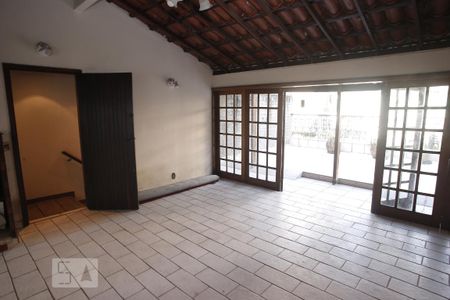 Casa à venda com 196m², 3 quartos e 1 vagaTerraço