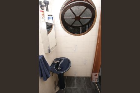 Casa à venda com 196m², 3 quartos e 1 vagaBanheiro de Serviço
