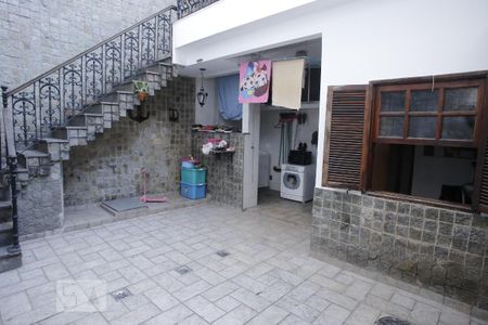 Casa à venda com 196m², 3 quartos e 1 vagaQuintal